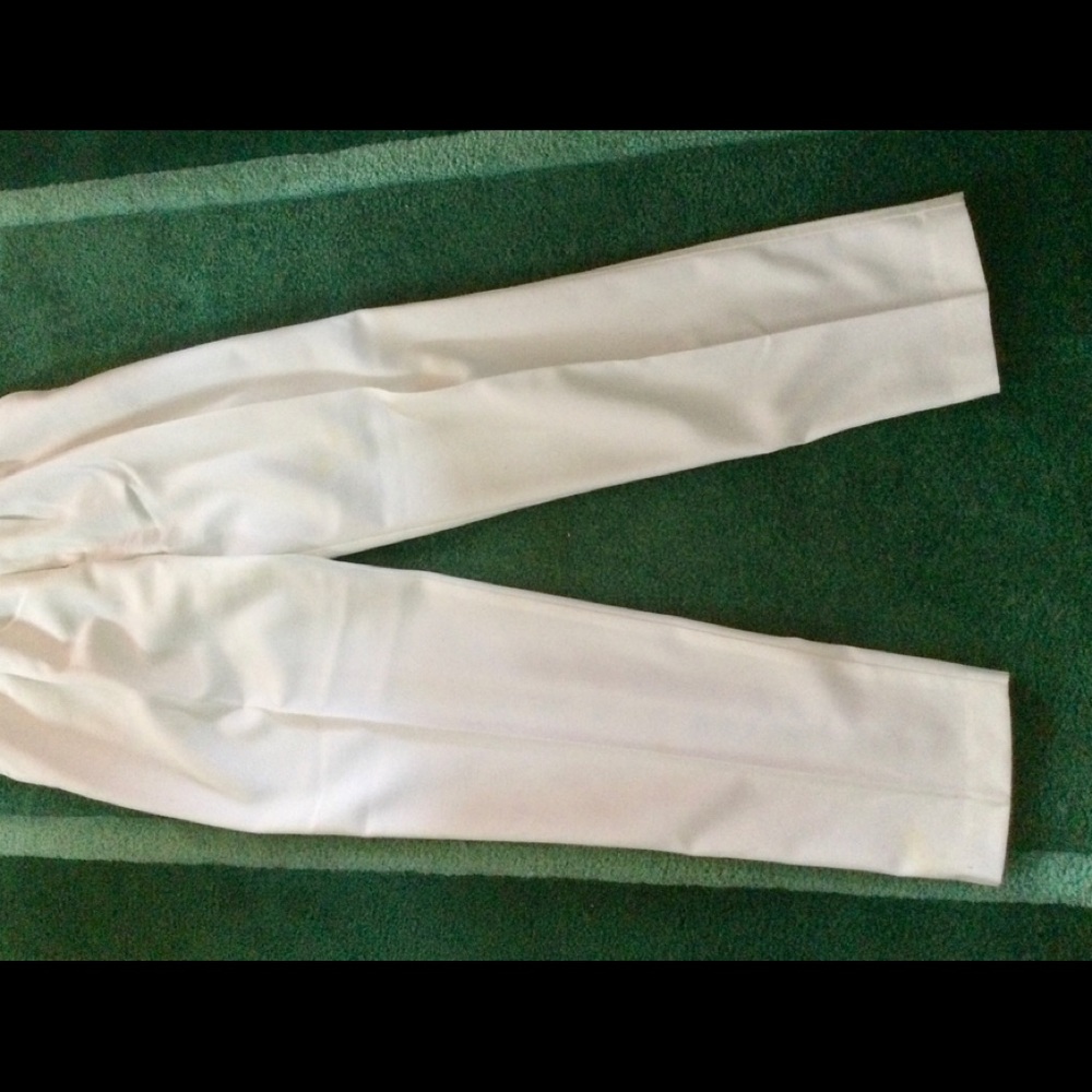 CG Collections white dress slacks size 5-6 polyester, easy care, perfect shape.